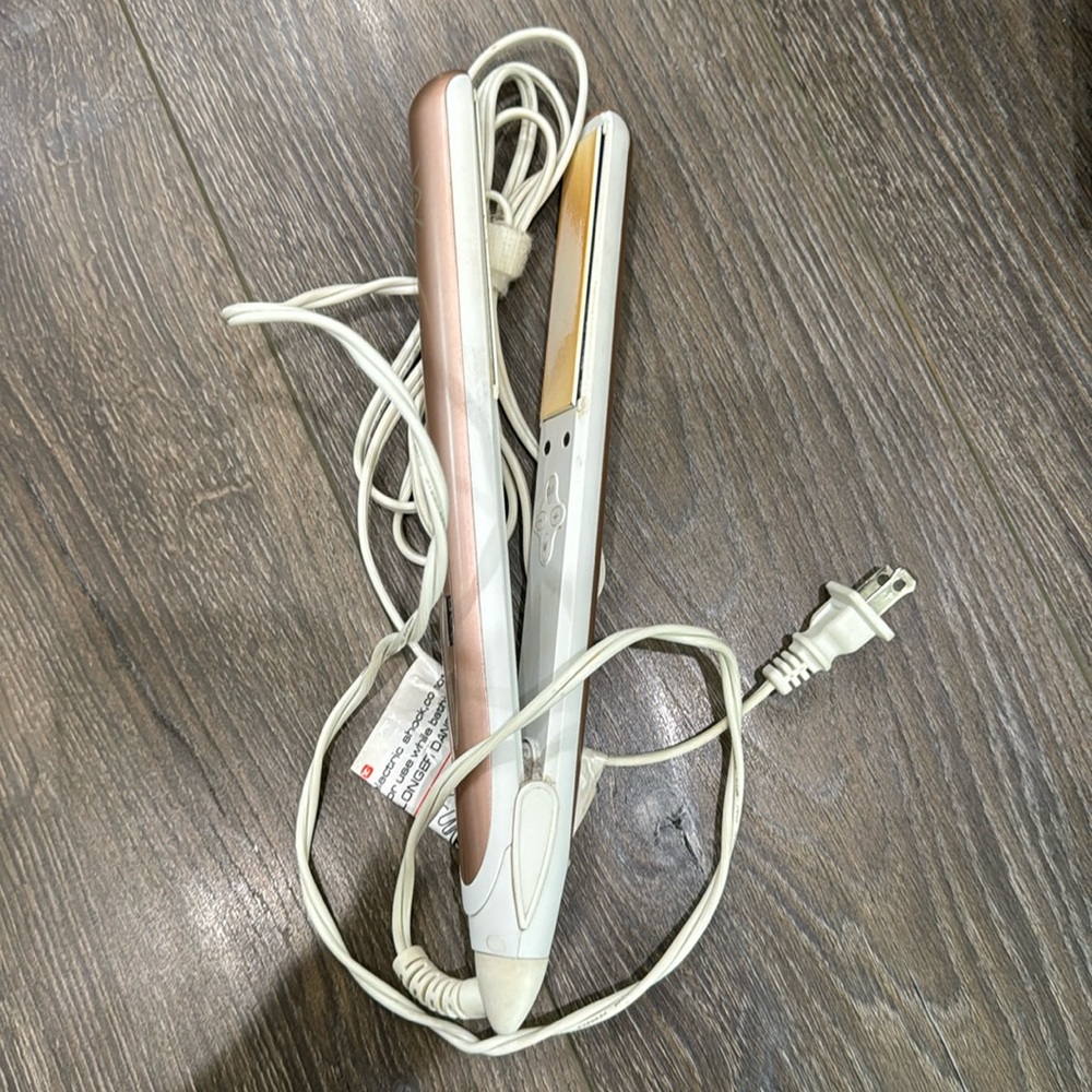 Vivid&Vogue Ceramic Hair Straightener